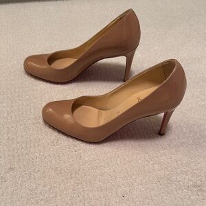Christian Louboutin simple Pump Nude Heels